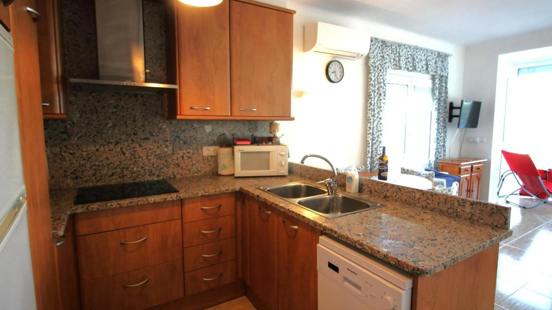 Apartment Aran 14 Bxs Izq. - Apartamento Acogedor Con Muy Buenas Vistas Del Mar Y Al Parque Natural Del Cabo De Creus. - Es-228-70 Llanca